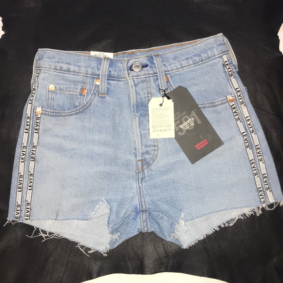 Levi’s® 501® Premium High Rise Shorts 29 - Picture 2 of 8